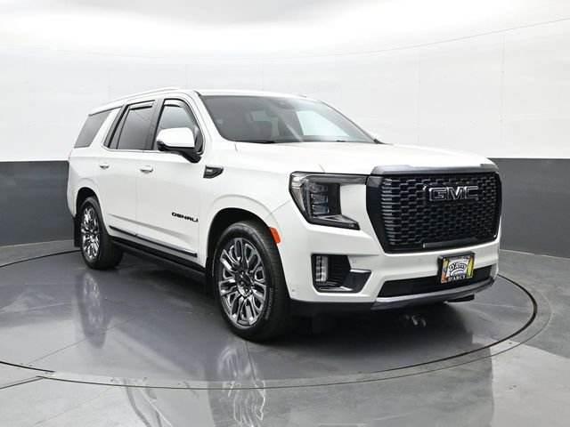 Certified 2023 GMC Yukon Denali Ultimate w/ LPO, Floor Liner Package AWD/4WD image 3