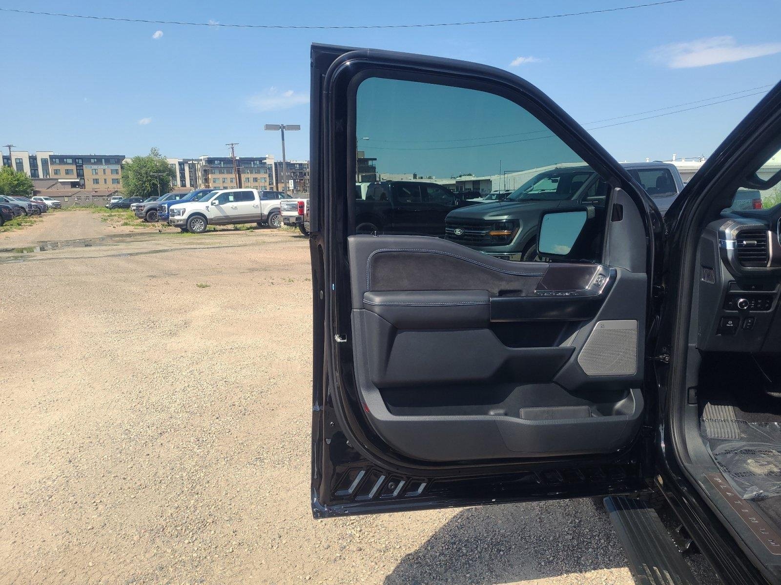Used 2025 Ford F150 Platinum w/ FX4 Off-Road Package AWD/4WD image 13