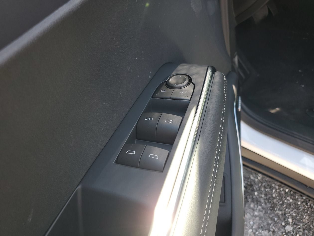 New 2027 GMC Acadia Elevation w/ Elevation Premium Package FWD image 18