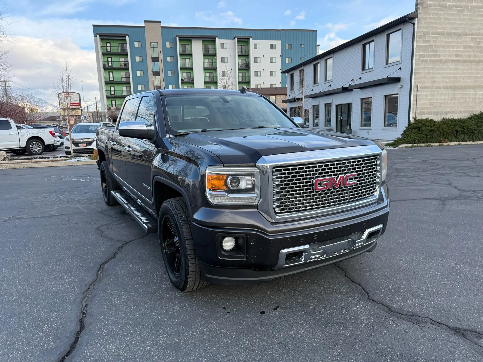 Used 2014 GMC Sierra 1500 Denali w/ Suspension Package, Off-Road AWD/4WD image 3