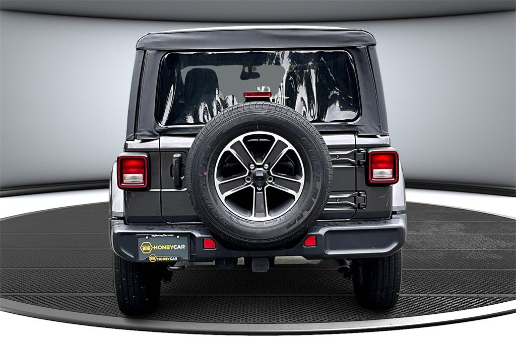 Used 2023 Jeep Wrangler Sahara image 5