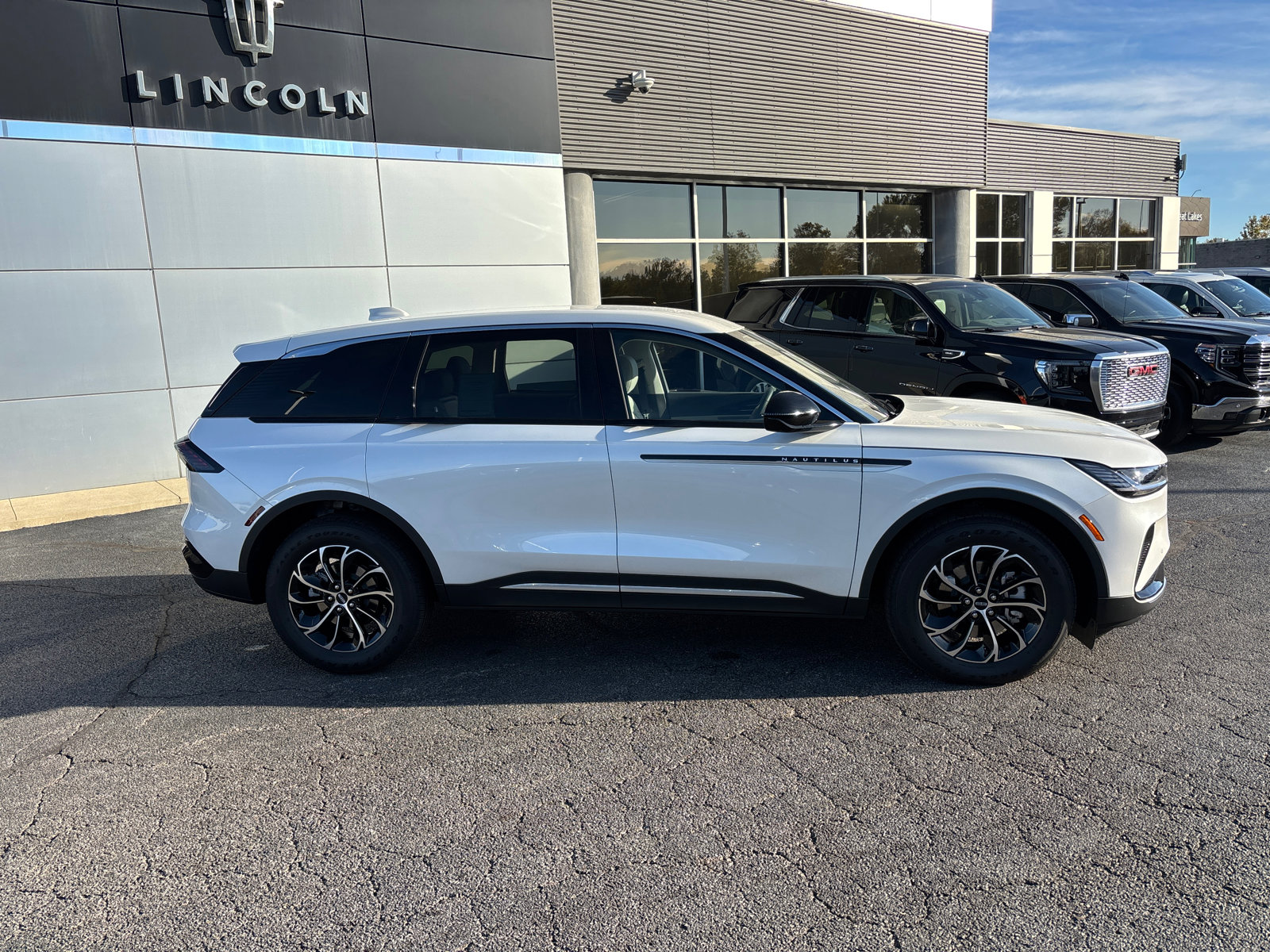 New 2026 Lincoln Nautilus Premier image 8