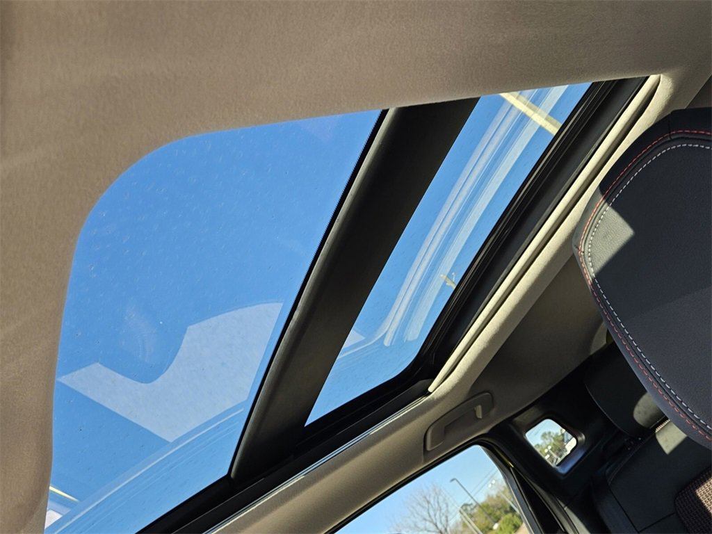 New 2026 Nissan Kicks SR image 19