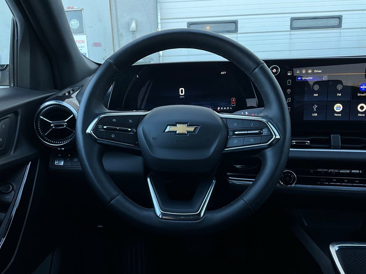 Used 2025 Chevrolet Equinox LT image 32