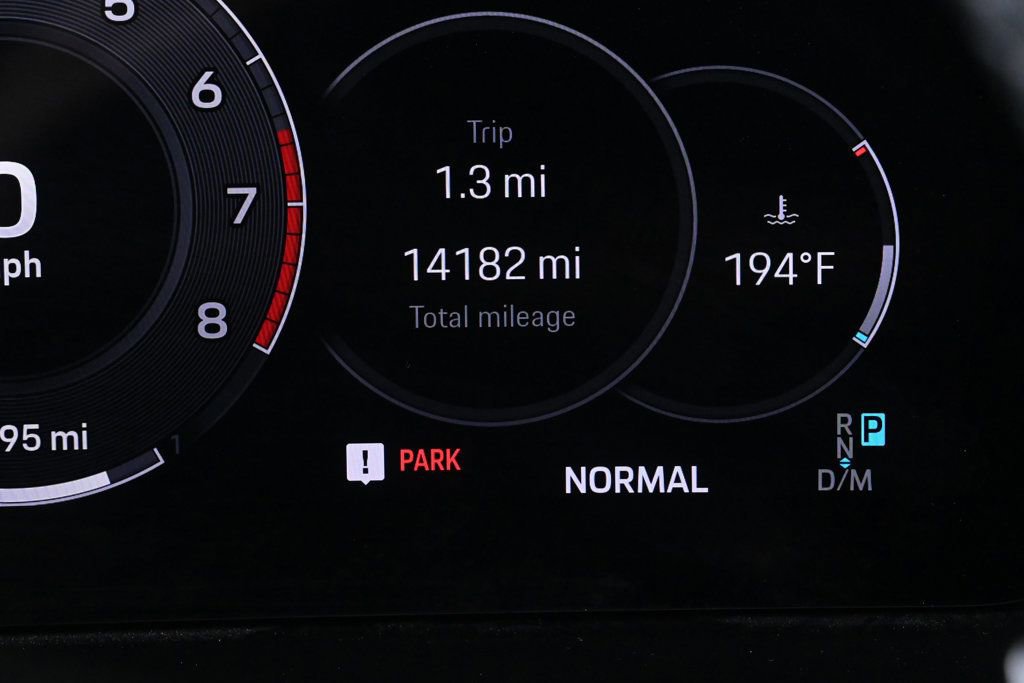 Certified 2025 Porsche Cayenne Coupe image 13