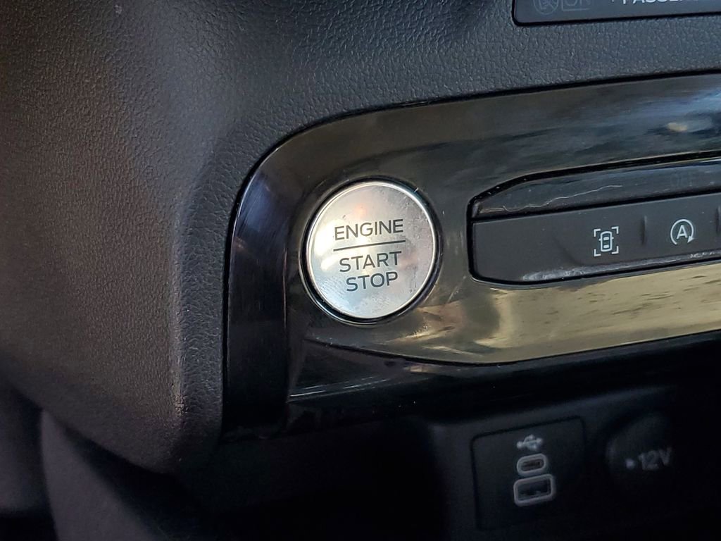 Certified 2025 Ford Escape Platinum image 18