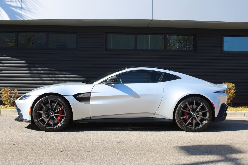 Used 2020 Aston Martin V8 Vantage Coupe video 2