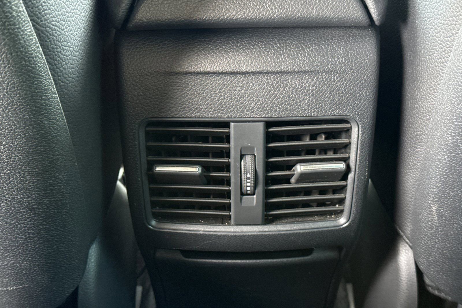 Used 2019 Mercedes-Benz CLA 250 image 17