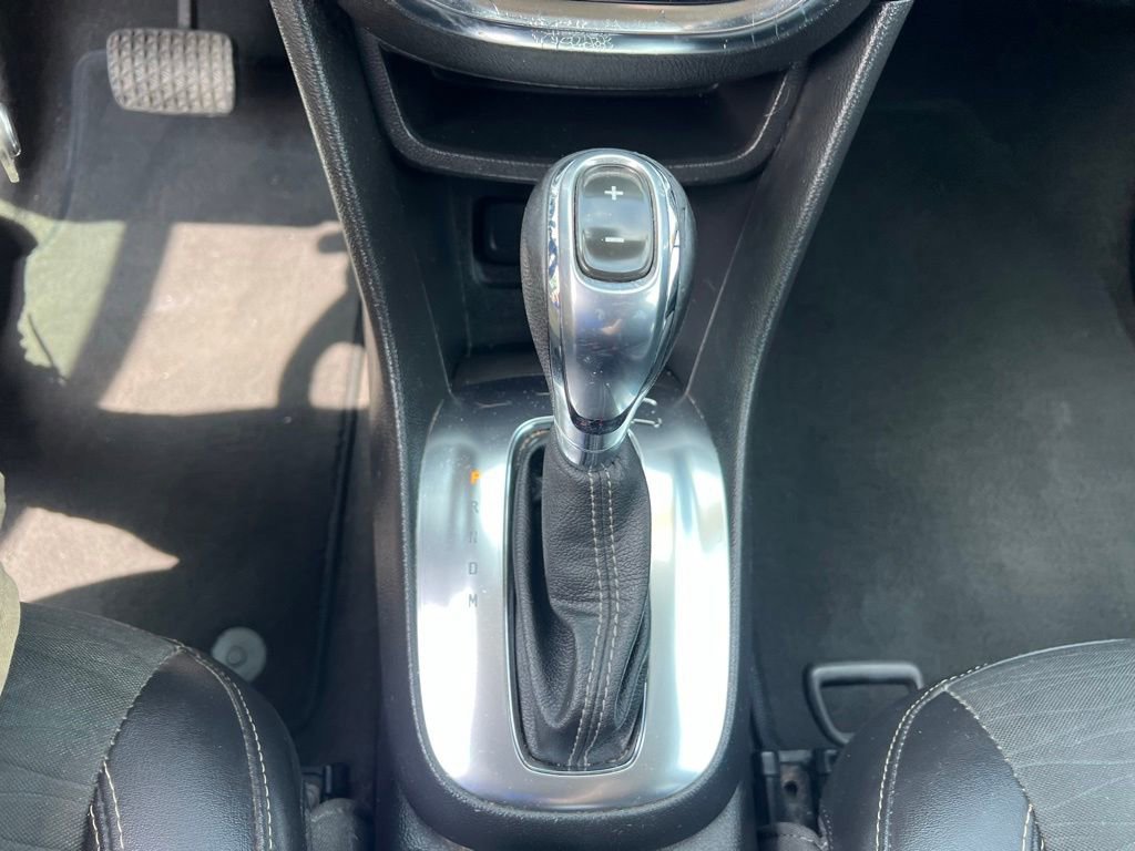 Used 2015 Buick Encore Convenience FWD image 29