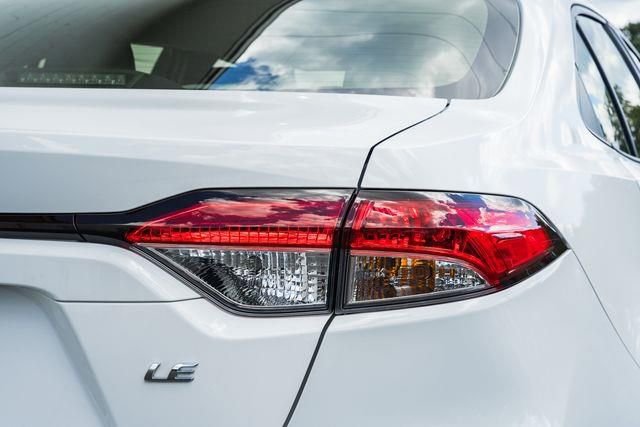 Used 2022 Toyota Corolla LE image 8