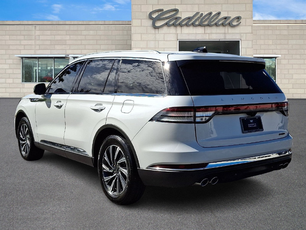 Used 2025 Lincoln Aviator AWD image 5