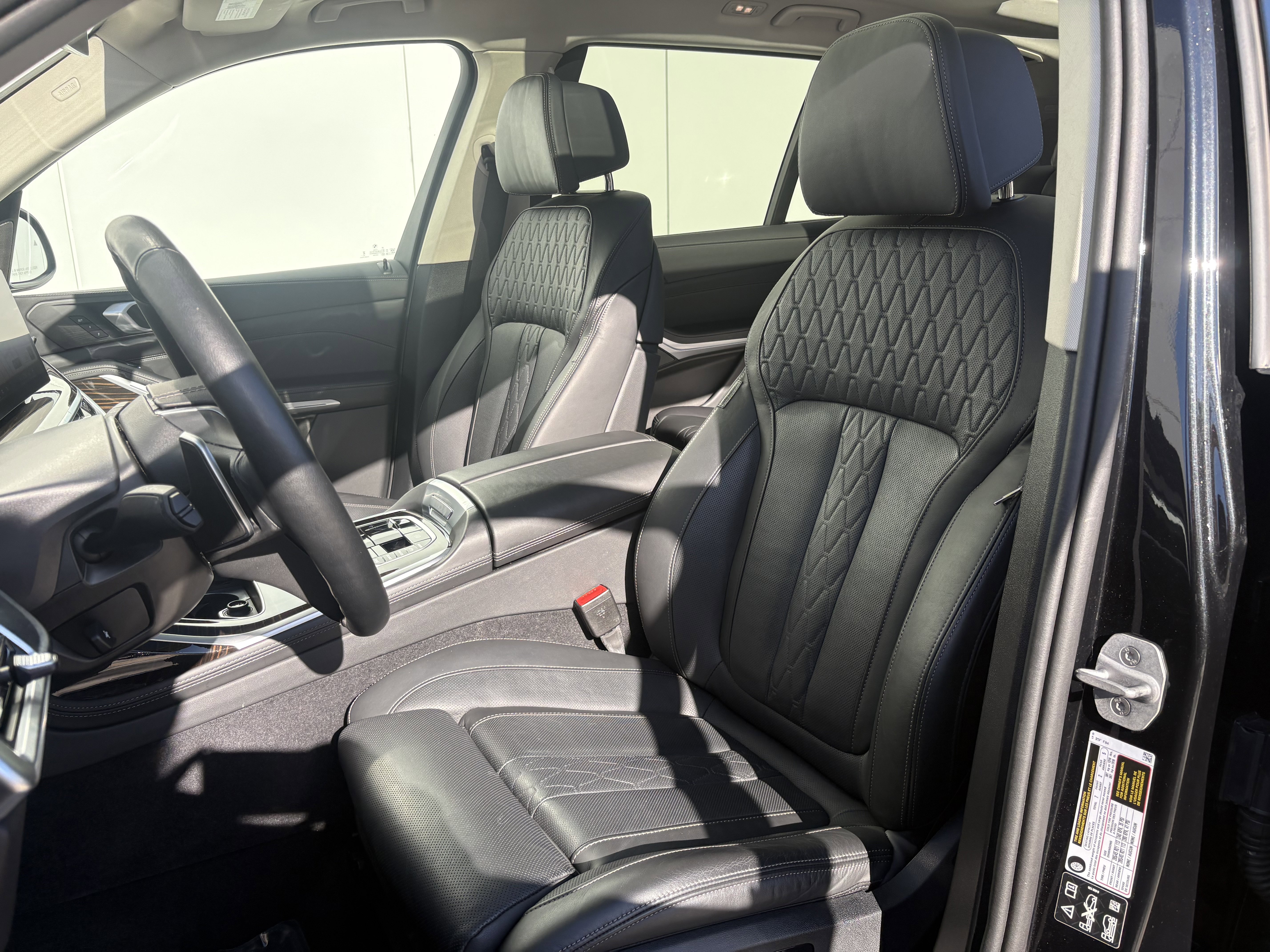 Used 2025 BMW X7 xDrive40i image 12