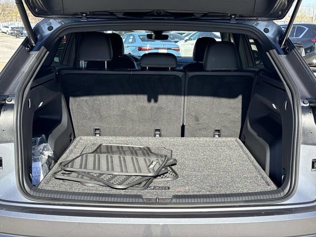 Certified 2025 Volkswagen Atlas Cross Sport SE image 5