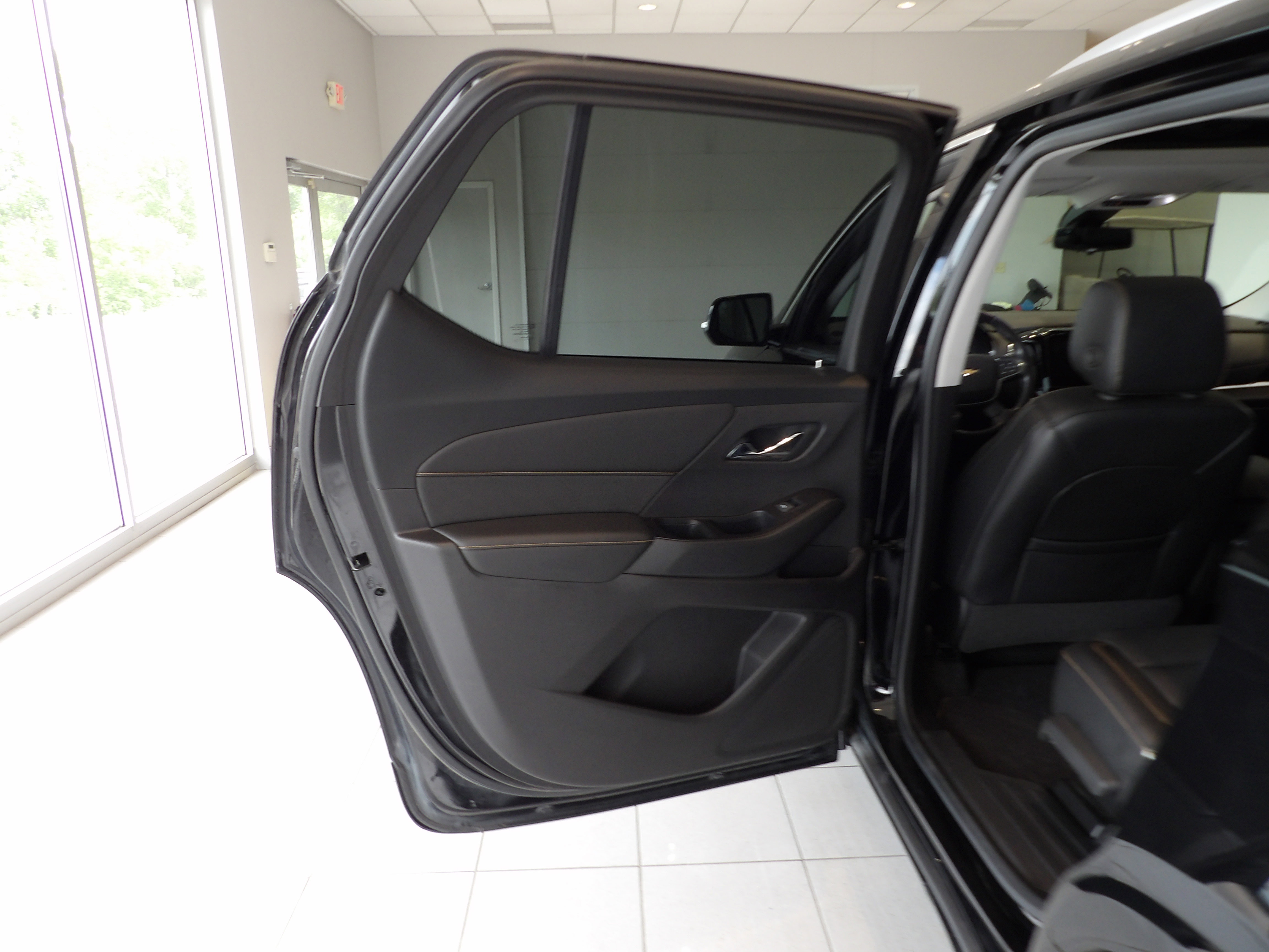 Used 2018 Chevrolet Traverse Premier AWD/4WD image 18
