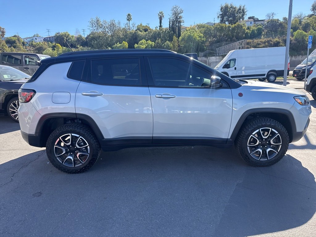 Certified 2024 Jeep Compass Trailhawk w/ Trailhawk Elite Group image 9