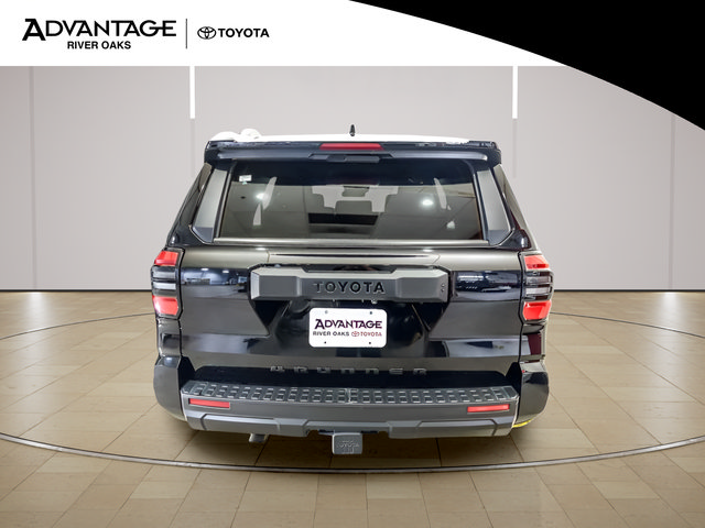 Used 2025 Toyota 4Runner SR5 AWD/4WD image 6