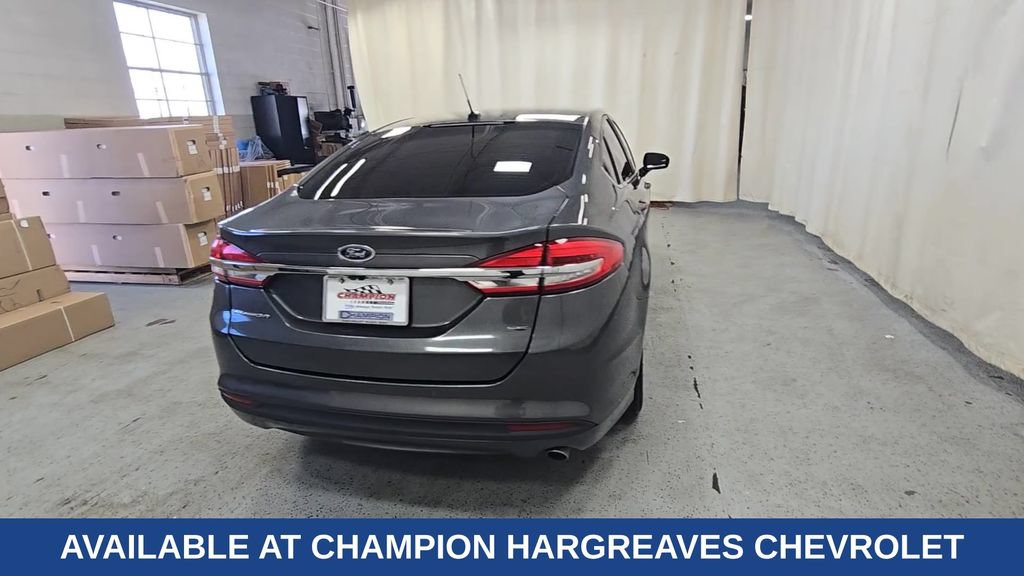 Used 2017 Ford Fusion SE w/ Fusion SE Technology Package FWD image 10