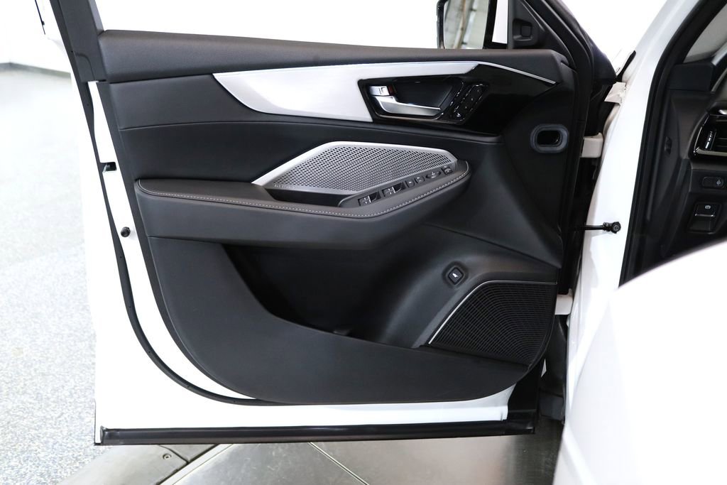 Certified 2024 Acura MDX SH-AWD w/ Technology Package image 12