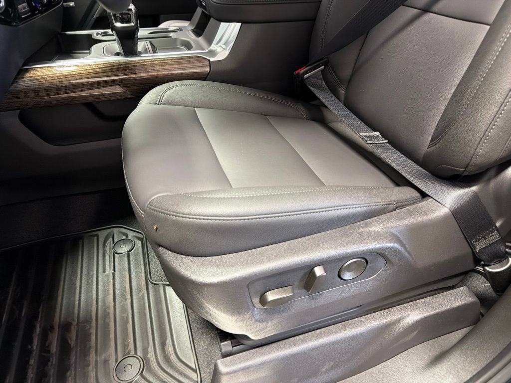 New 2026 Chevrolet Silverado 1500 RST w/ Convenience Package II AWD/4WD image 13