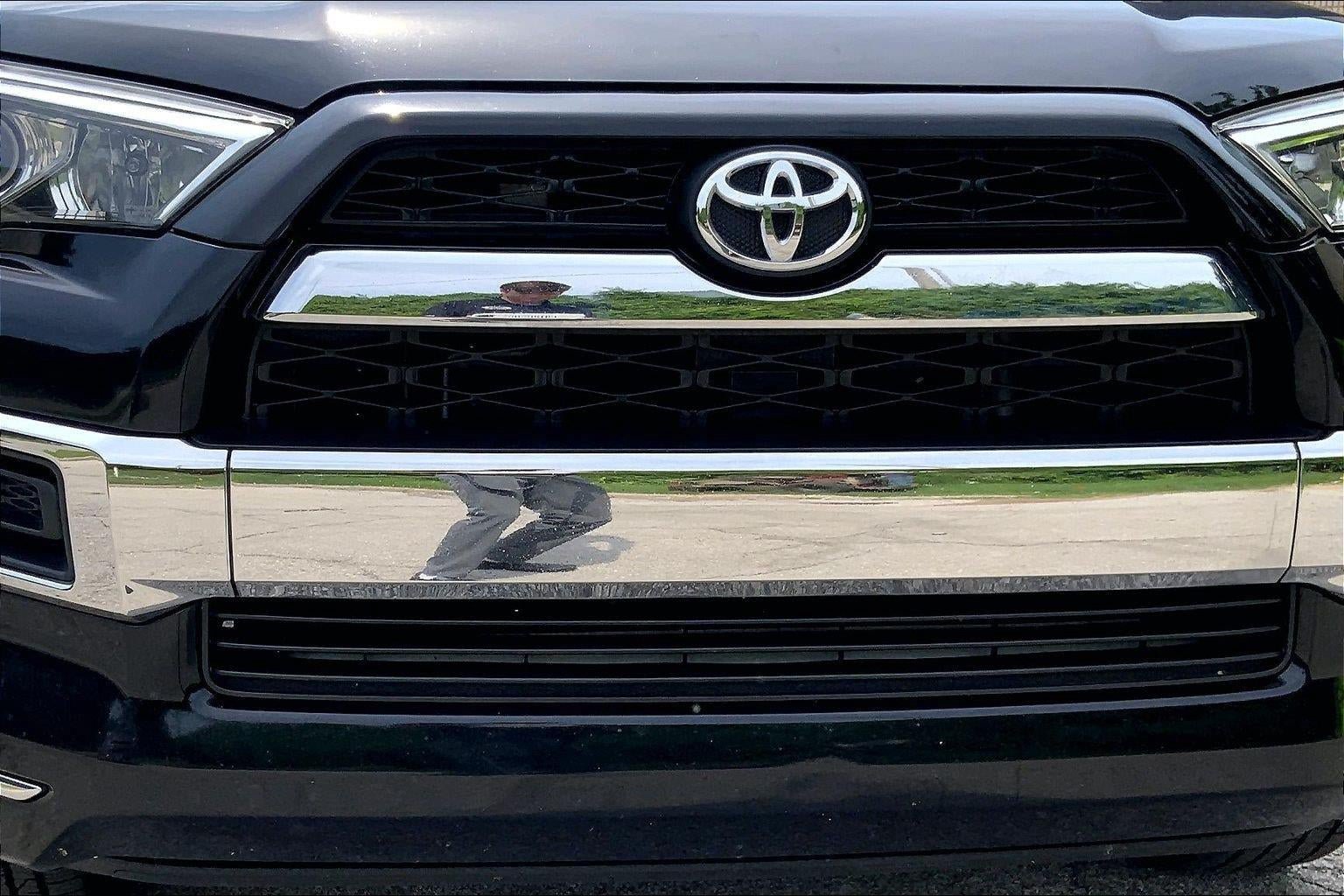 Used 2018 Toyota 4Runner Limited AWD/4WD image 30