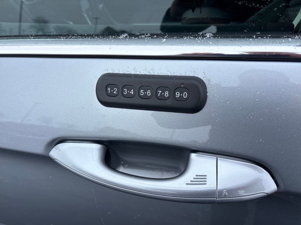 Used 2024 Ford Edge SEL w/ Convenience Package image 28