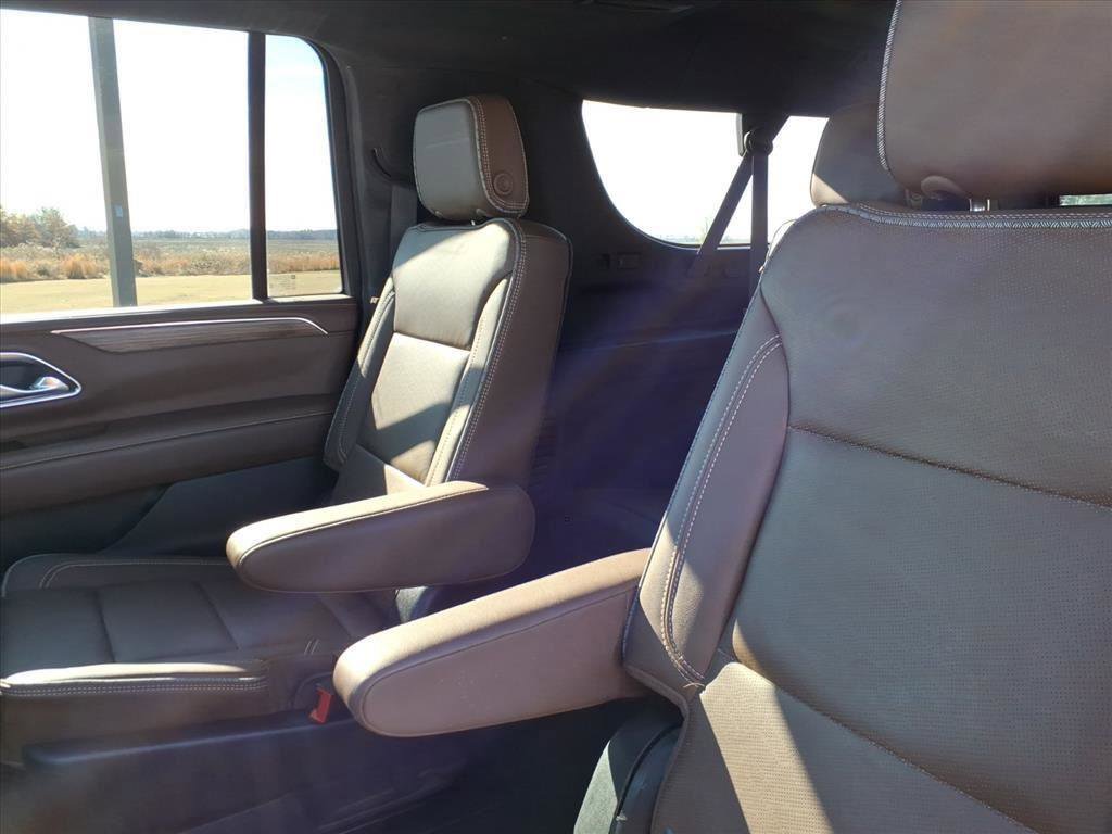 Used 2021 Chevrolet Suburban High Country w/ Premium Package image 57