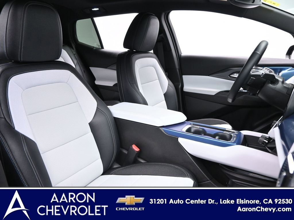 New 2025 Chevrolet Equinox EV LT w/ Convenience Package AWD/4WD image 8