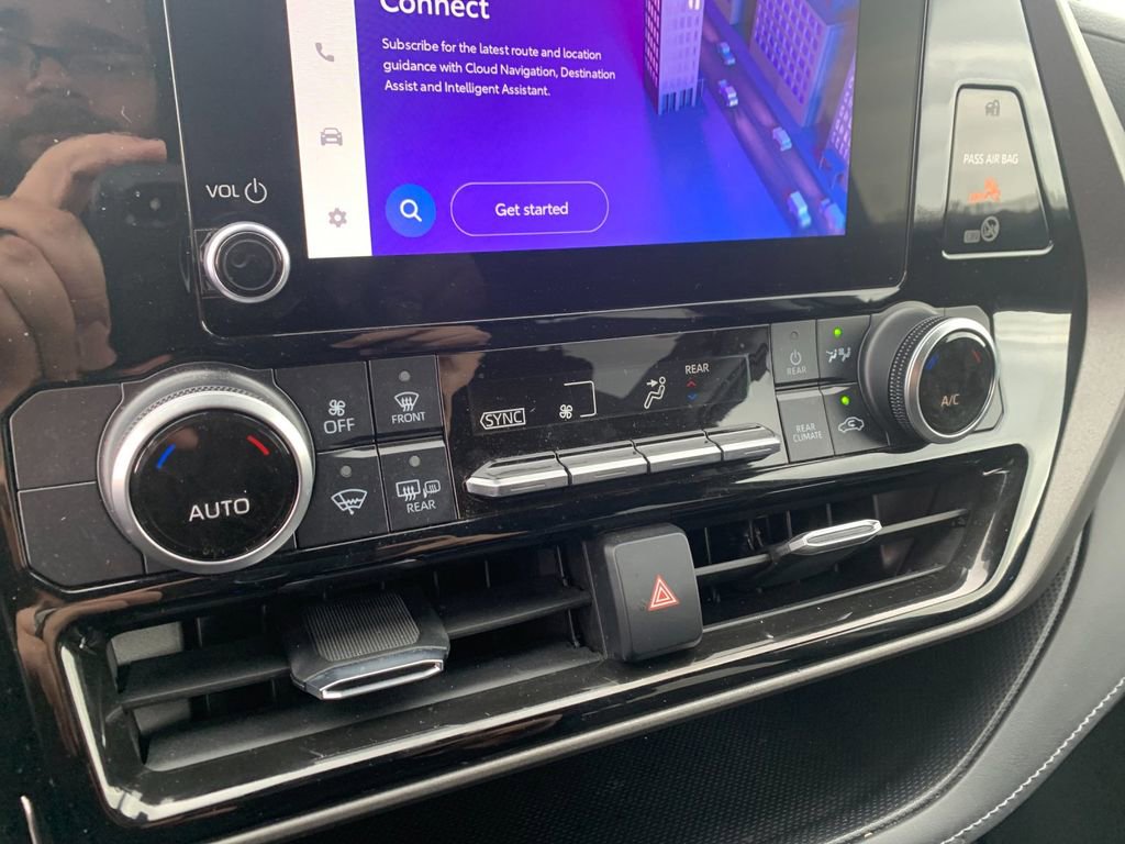 Used 2023 Toyota Highlander LE image 23