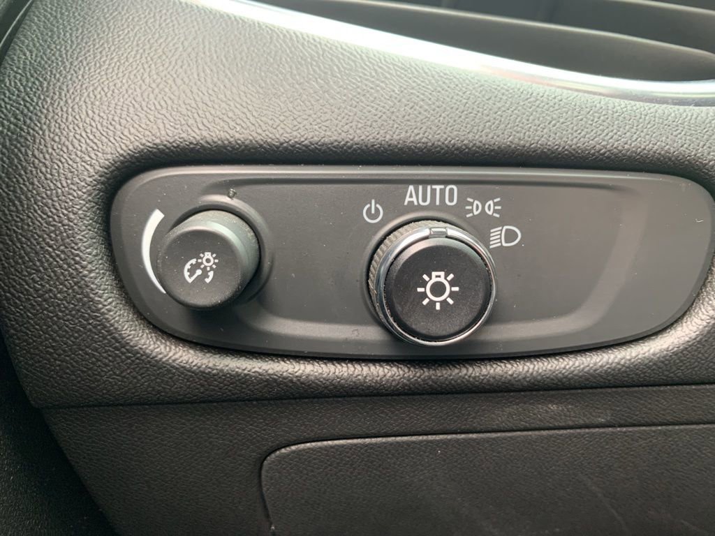 Used 2024 Chevrolet Malibu LT image 22