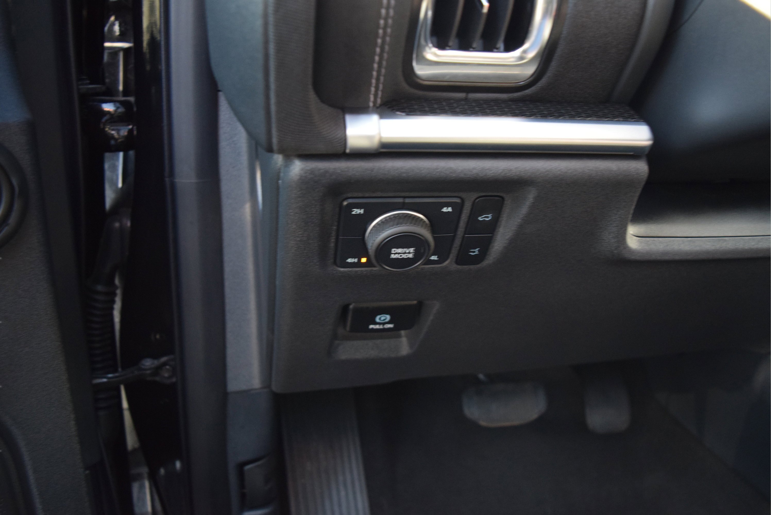 Used 2025 Ford Expedition Platinum w/ Stealth Performance Package image 13