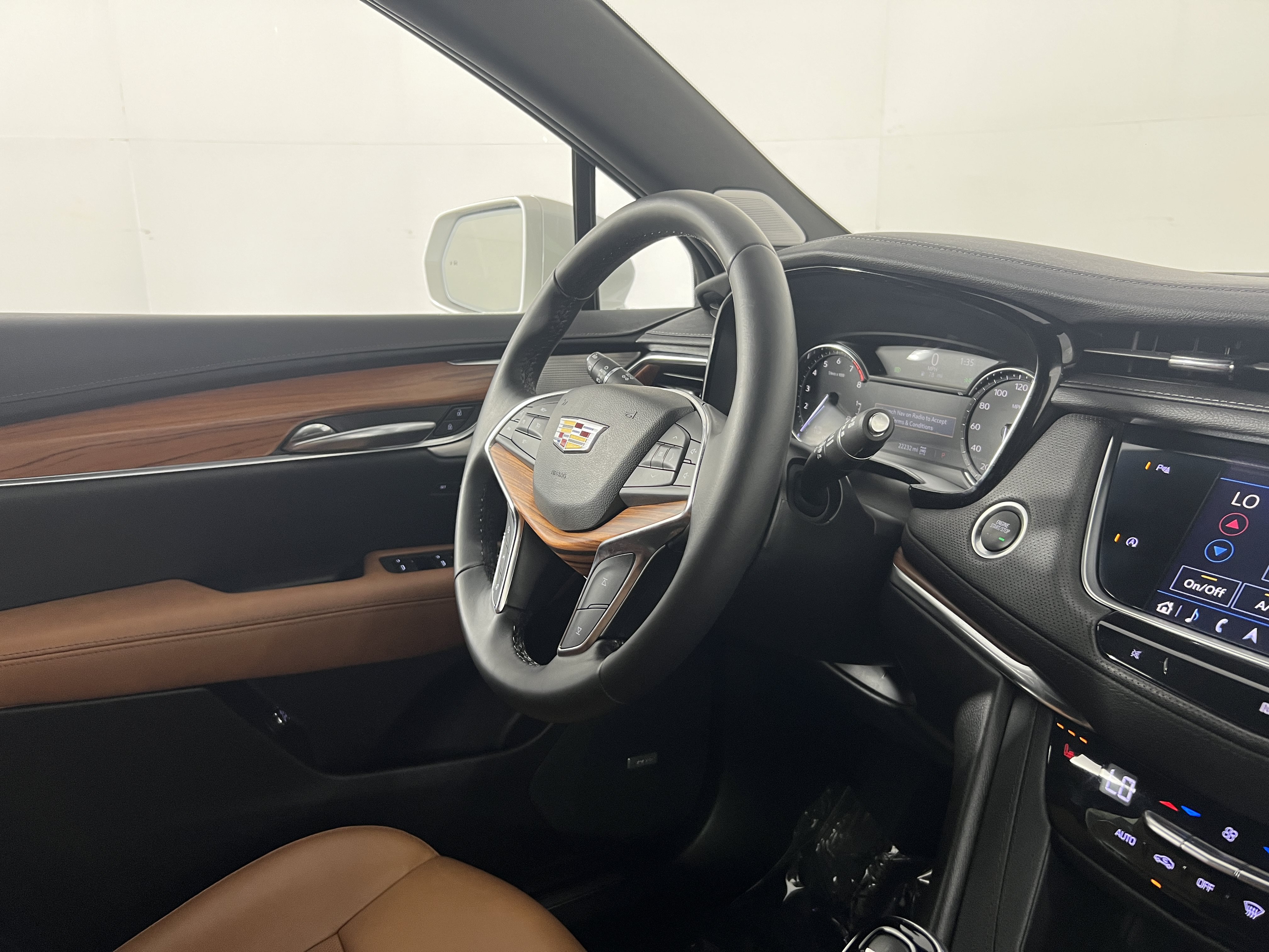 Used 2020 Cadillac XT5 Premium Luxury AWD/4WD image 10