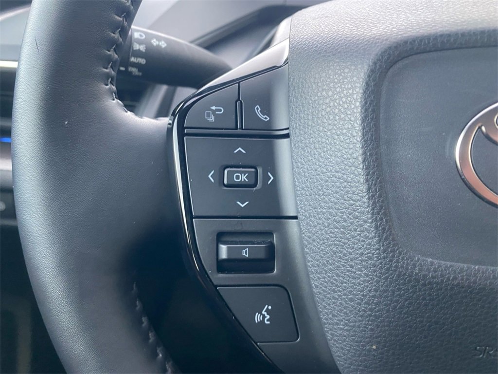 Used 2023 Toyota Prius XLE image 11