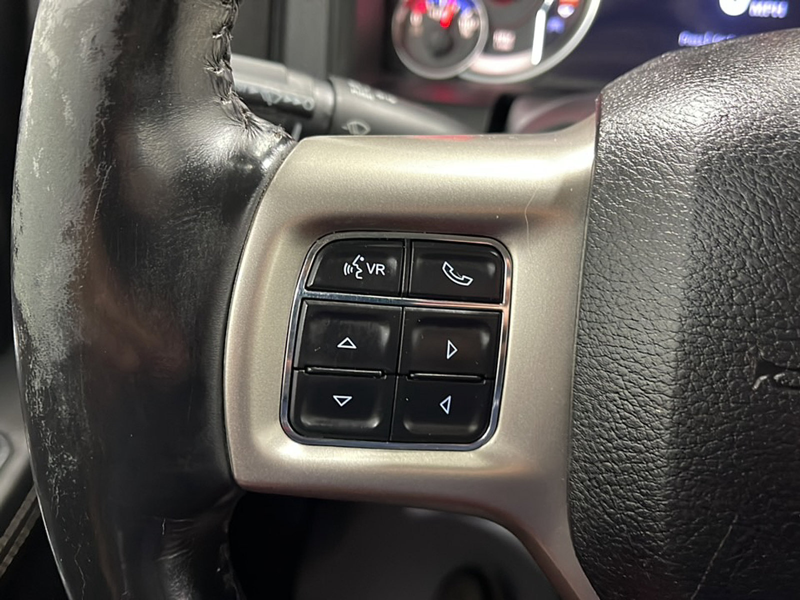 Used 2017 RAM 1500 Laramie w/ Convenience Group AWD/4WD image 6