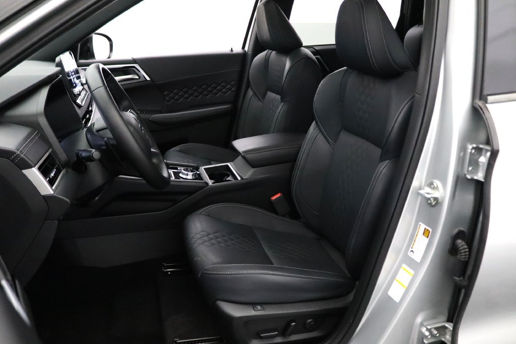 Used 2025 Mitsubishi Outlander SEL Black Edition AWD/4WD image 15
