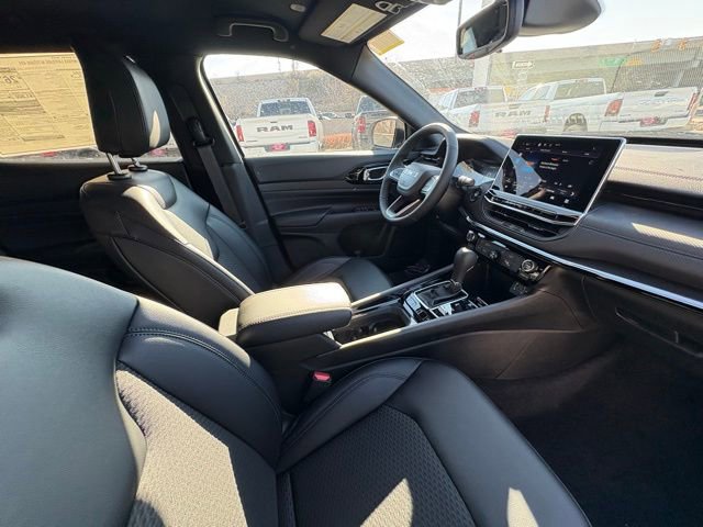 New 2026 Jeep Compass Latitude AWD/4WD image 28