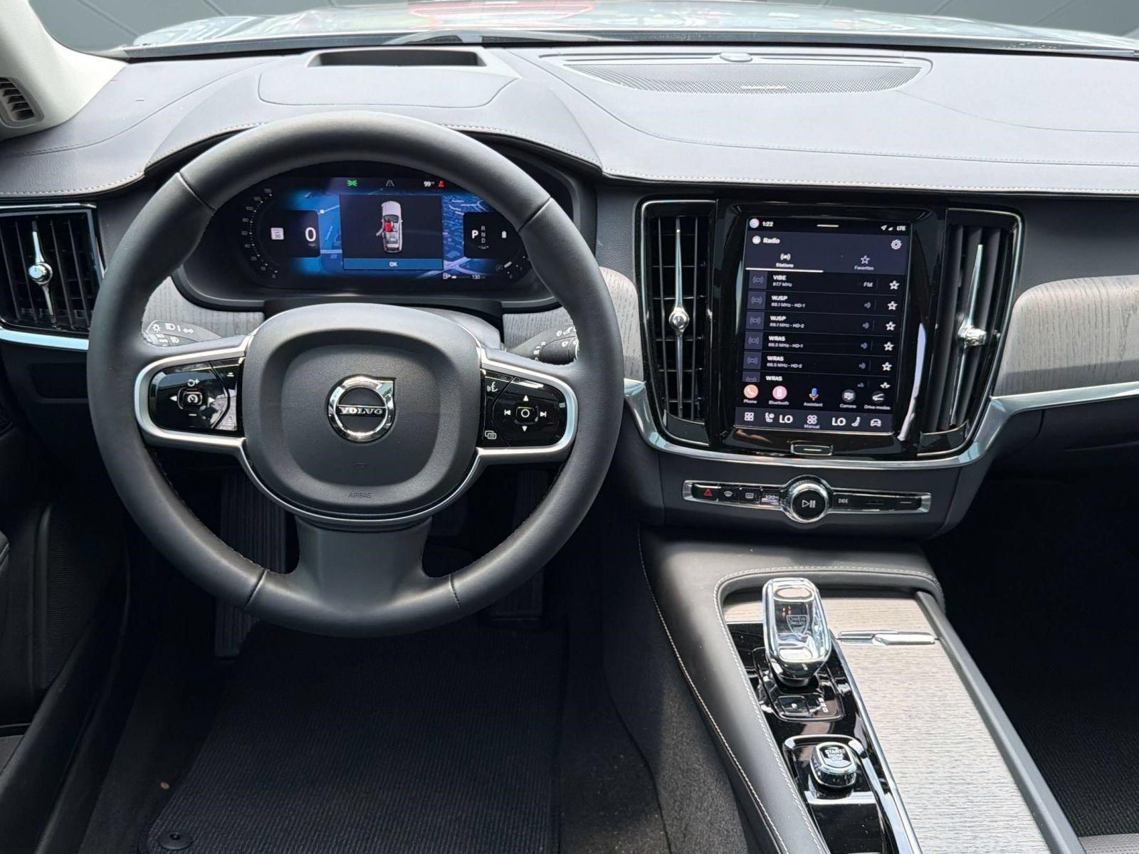 Certified 2025 Volvo V90 B6 Cross Country Ultra AWD/4WD image 28