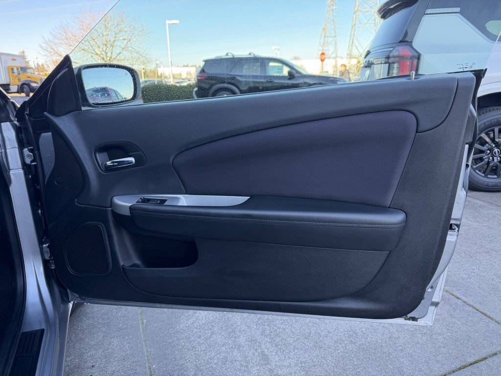 Used 2013 Chrysler 200 Touring image 27