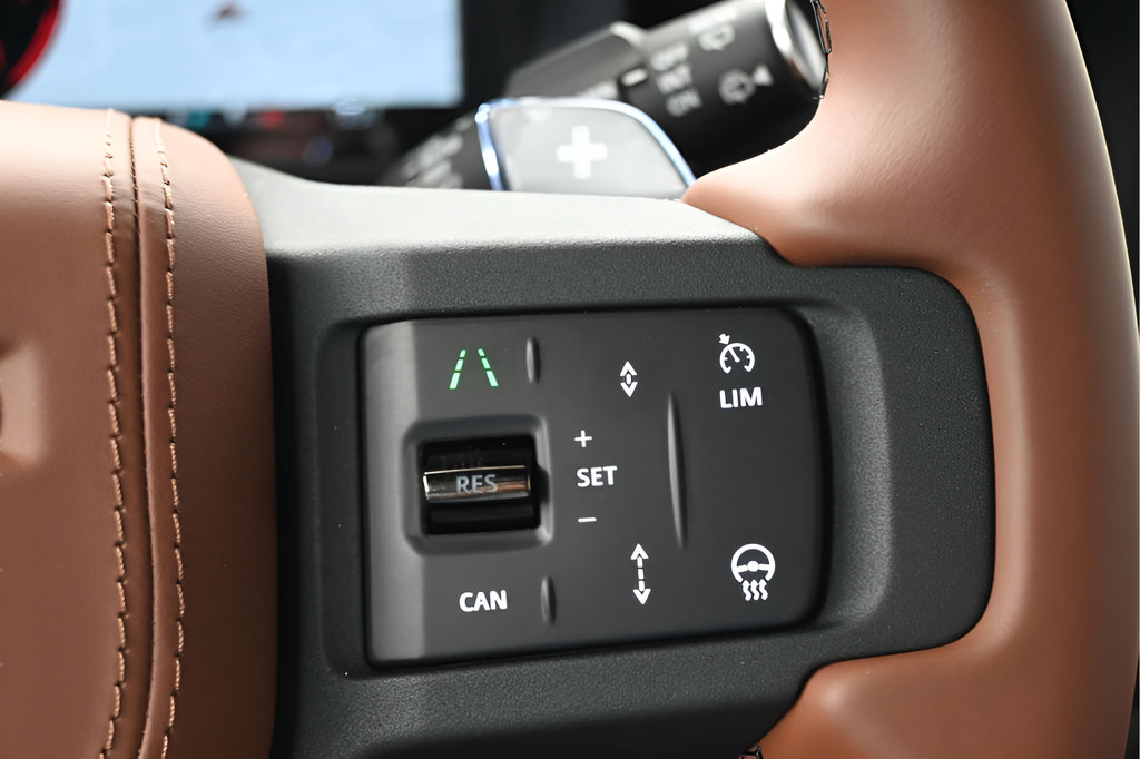 New 2026 Land Rover Defender 110 AWD/4WD image 20