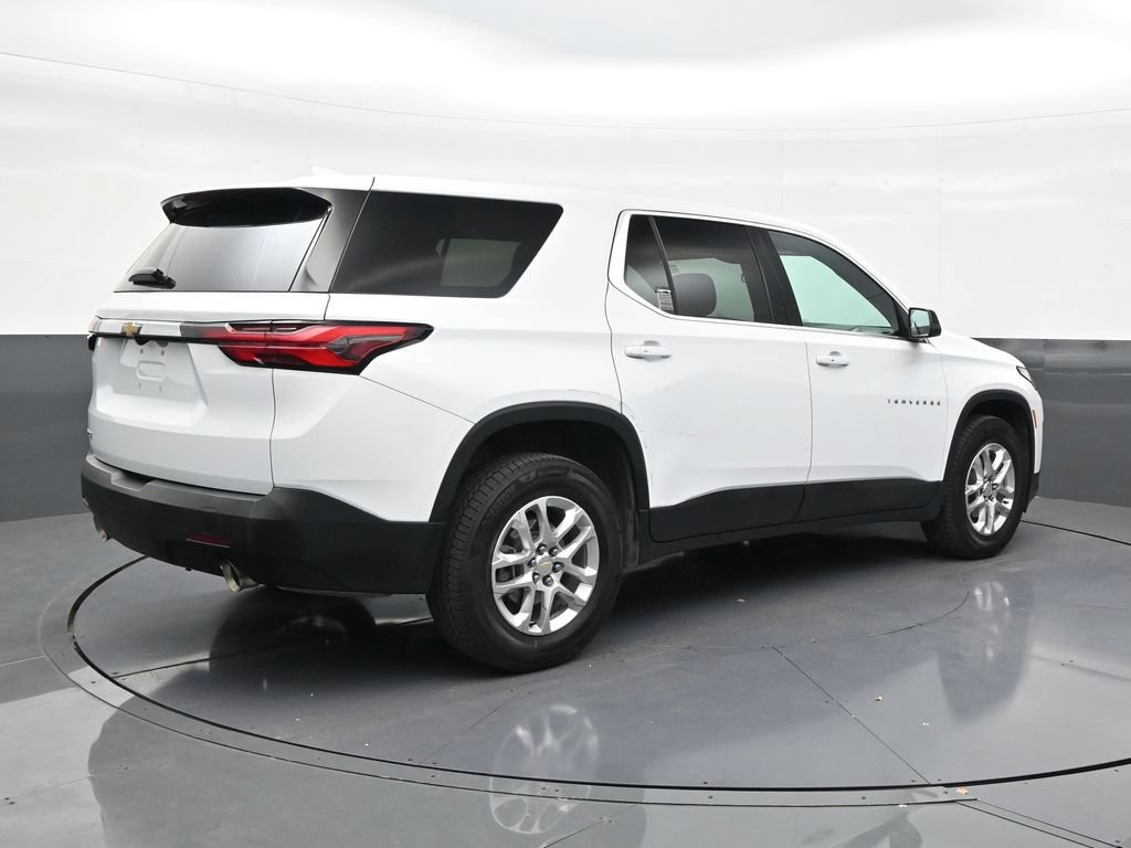 Used 2023 Chevrolet Traverse LS FWD image 5