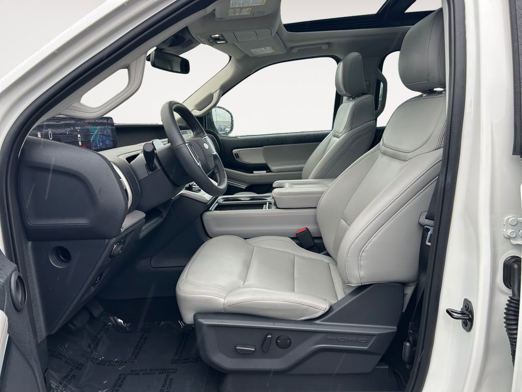 Used 2025 Ford Expedition Active image 15