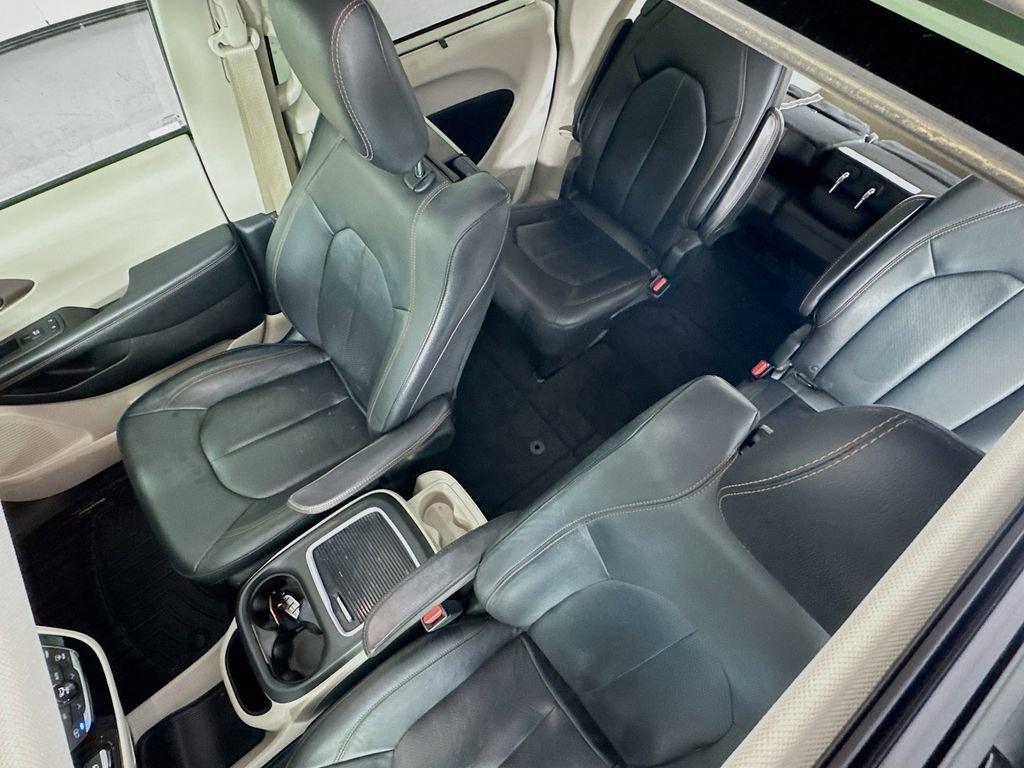 Used 2019 Chrysler Pacifica Touring-L Plus w/ Tire & Wheel Group image 26