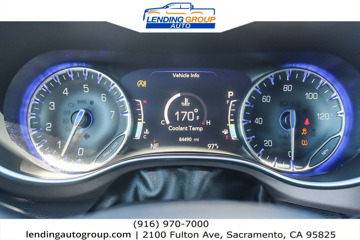 Used 2018 Chrysler Pacifica Touring-L Plus image 21