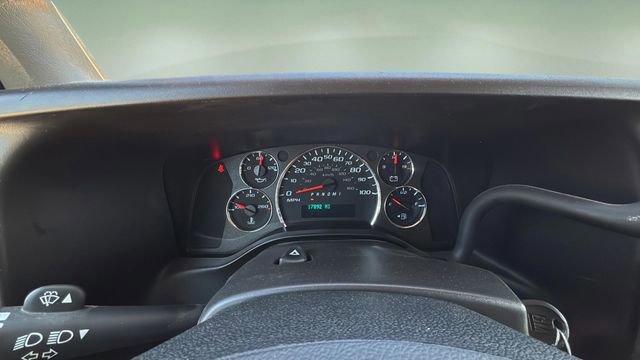 Used 2024 Chevrolet Express 2500 w/ Driver Convenience Package RWD image 15