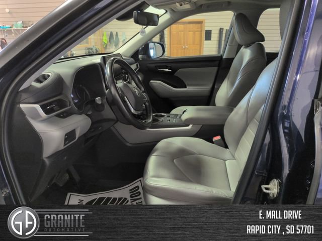 Used 2020 Toyota Highlander XLE w/ Protection Package #3 image 9