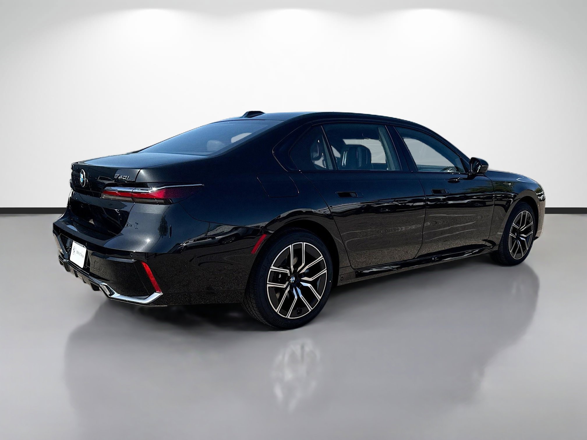 Used 2026 BMW 740i image 3