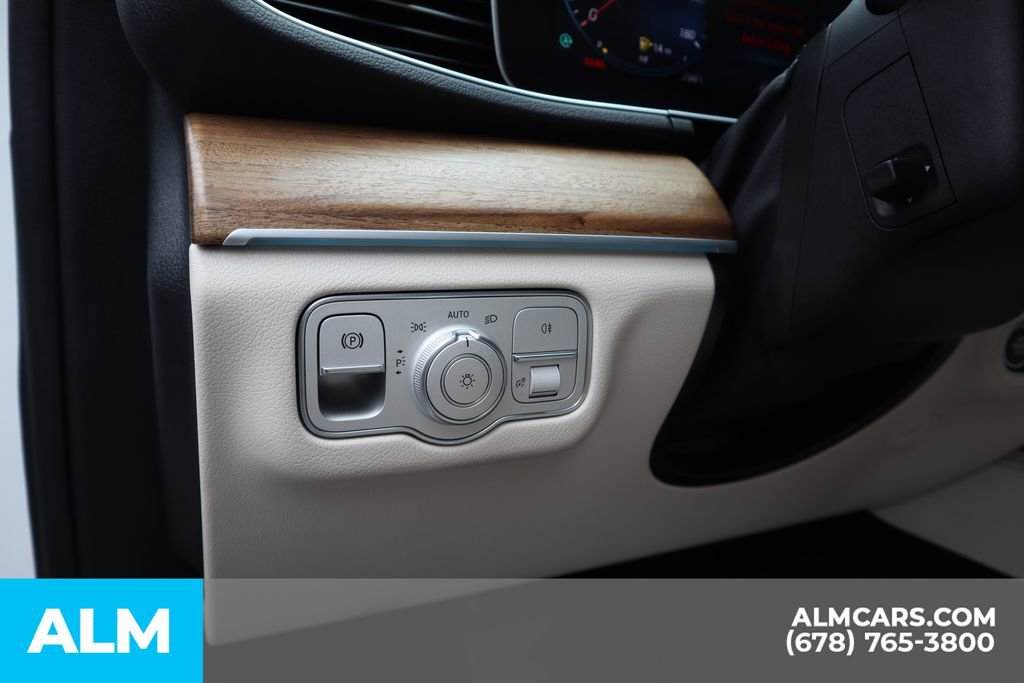 Used 2023 Mercedes-Benz GLE 450 4MATIC w/ AMG Line Exterior image 13