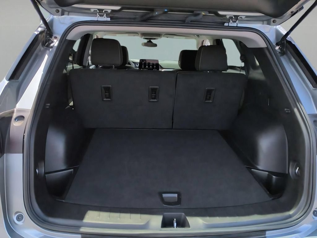 Used 2025 Chevrolet Blazer LT FWD image 27
