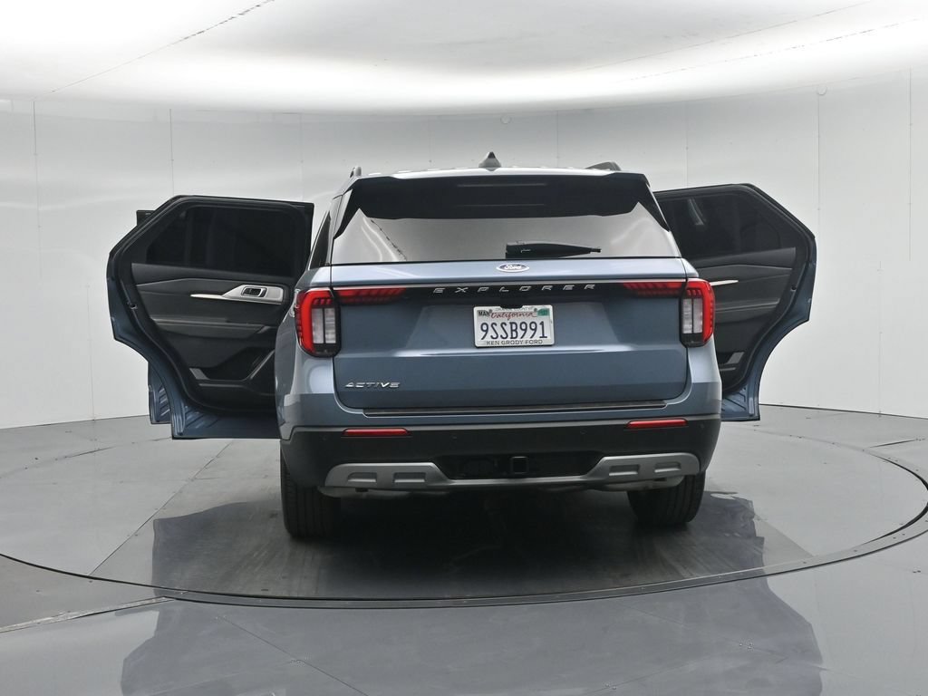 Used 2025 Ford Explorer Active w/ Active Comfort Package RWD image 36