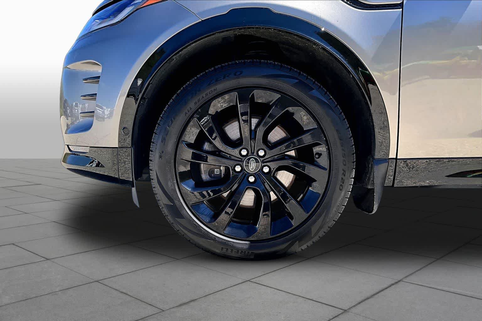 Used 2024 Land Rover Discovery Sport Dynamic SE AWD/4WD image 11