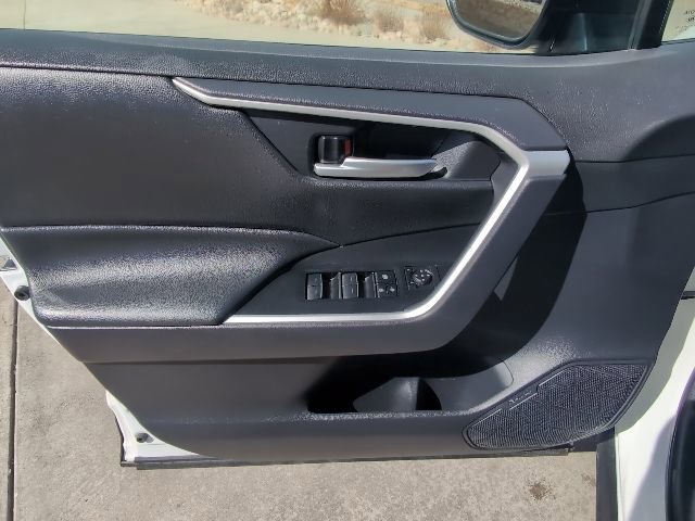 Used 2025 Toyota RAV4 XLE image 10